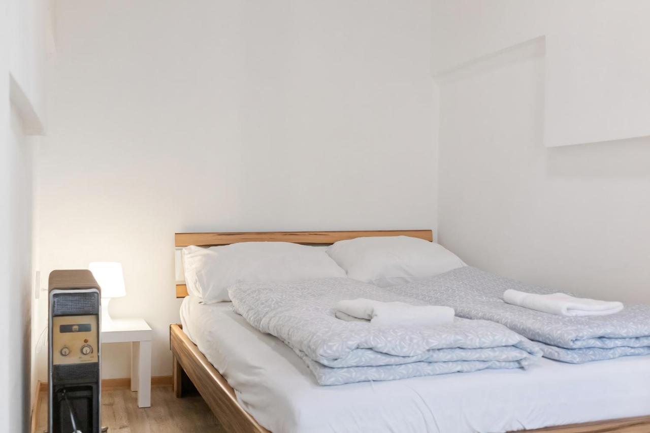 Spacious & Pleasent 2br Apt. Near Milenium Tower Apartmán