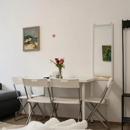 Spacious & Pleasent 2Br Apt. Near Milenium Tower Wien Exterior foto