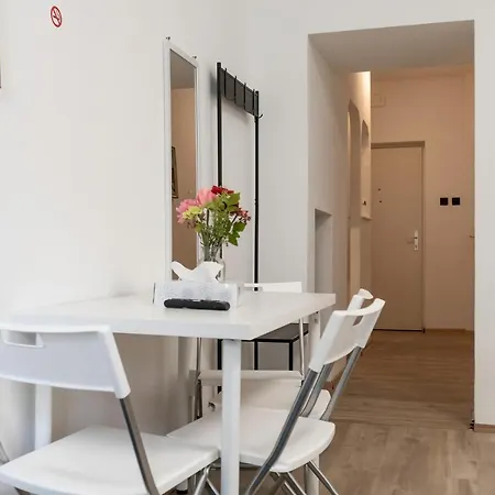 Spacious & Pleasent 2Br Apt. Near Milenium Tower Wien Exterior foto