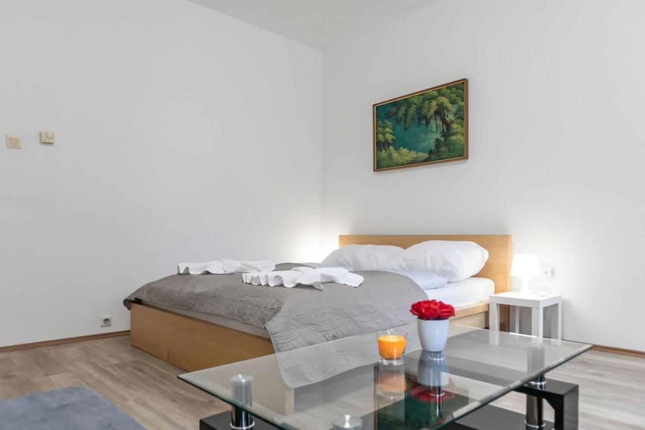Apartment Spacious & Pleasent 2br Apt. Near Milenium Tower *