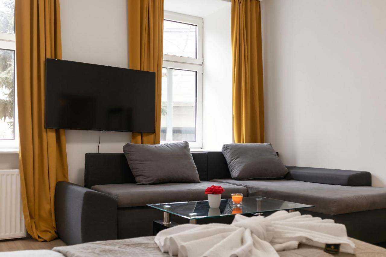 Spacious & Pleasent 2br Apt. Near Milenium Tower Apartment Wien