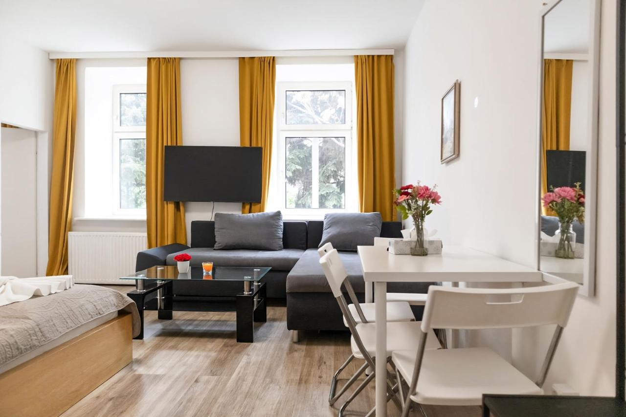 Spacious & Pleasent 2br Apt. Near Milenium Tower Wien