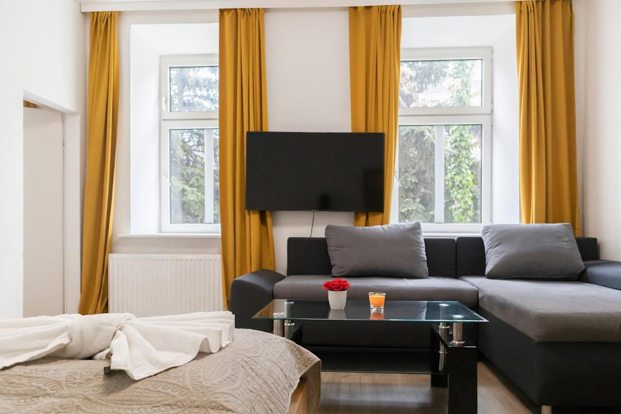 Spacious & Pleasent 2br Apt. Near Milenium Tower Apartment *