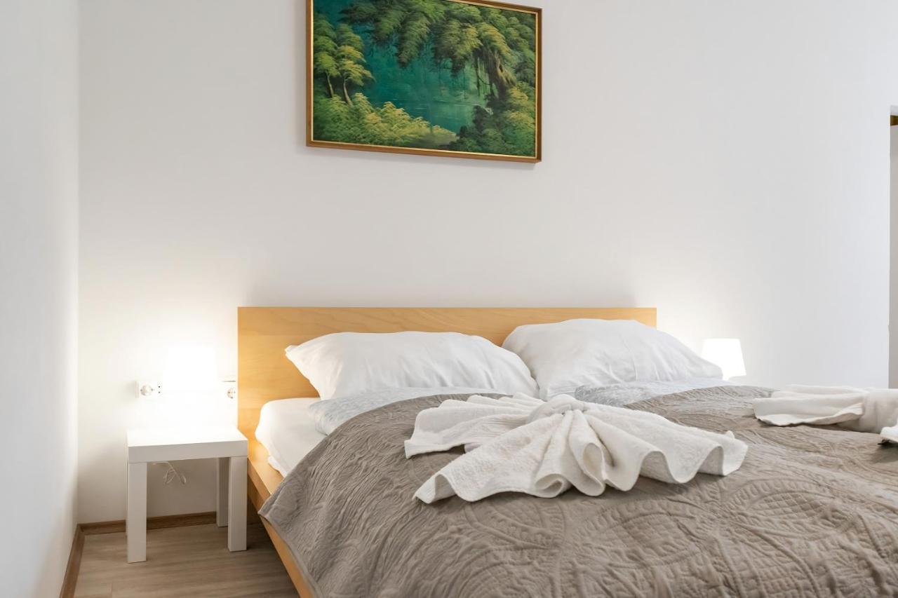 Apartment Spacious & Pleasent 2br Apt. Near Milenium Tower Wien